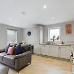 Trendy 2-Bedroom Belfast Apartment