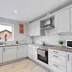 Trendy 2-Bedroom Belfast Apartment