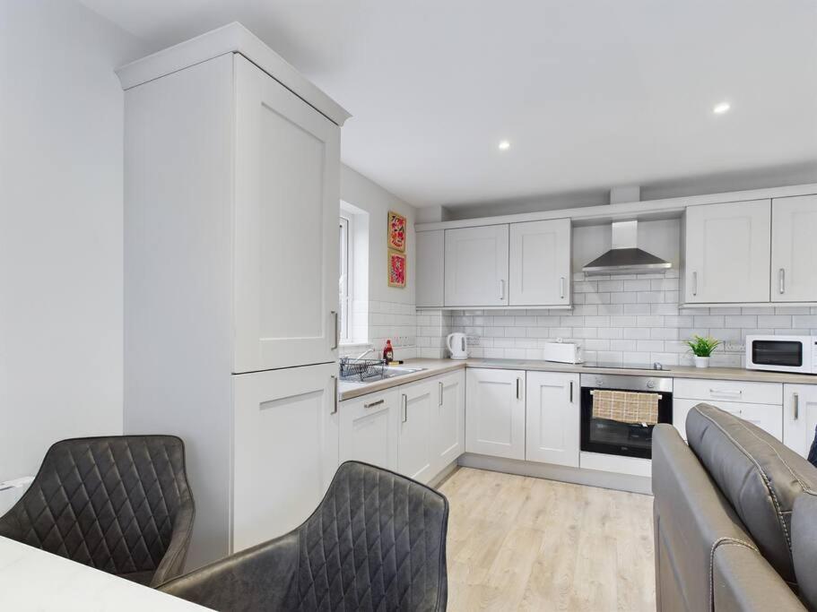 Trendy 2-bedroom *