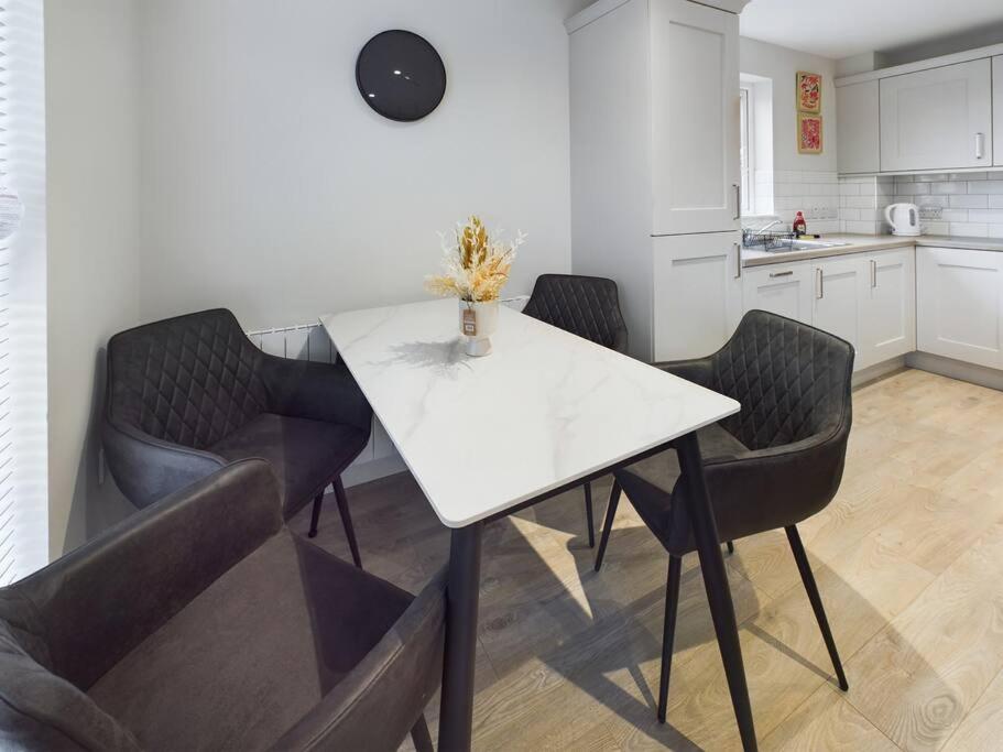Trendy 2-bedroom